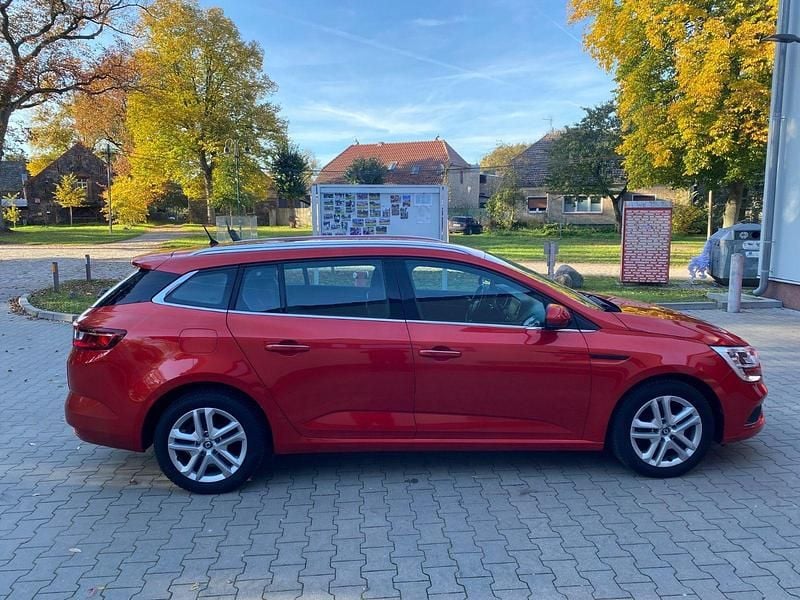 Gebraucht Renault Mégane GrandTour Bose Edition 132 PS (97 kW) 2017 Rot Kombi