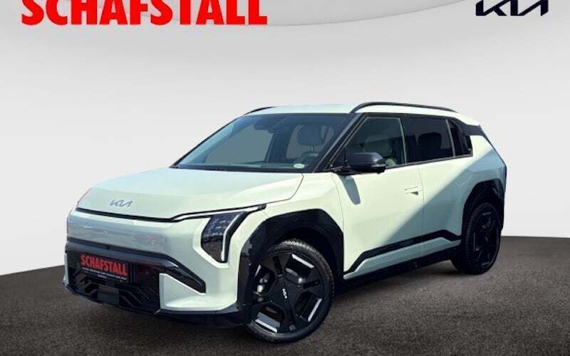 Gruen ((ag3) aventurin grün met) Gebraucht 2024 Kia EV3 Comfort SUV | 41.979 € (Superpreis) - Bild 1/4