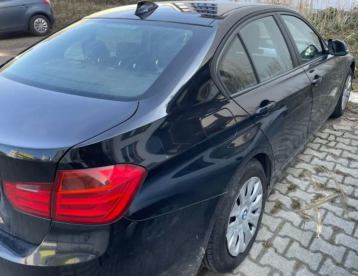 Gebraucht BMW 316 Sport Line 140 PS (102 kW) 2016 Schwarz Limousine