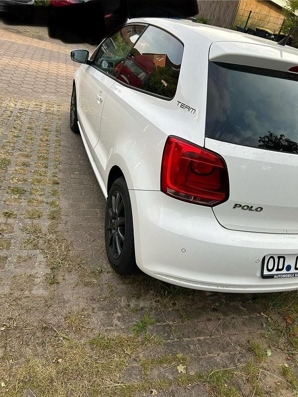 Weiß Gebraucht 2011 VW Polo Kleinwagen | 6.199 € (Guter Preis) - Bild 1/3