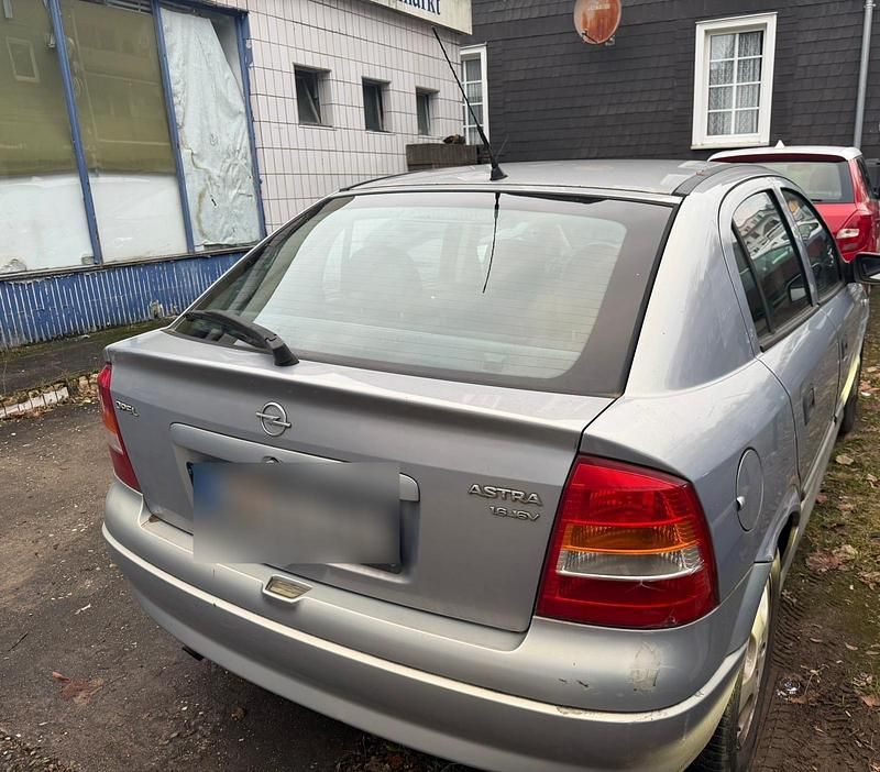 Silber Gebraucht 2000 Opel Astra Limousine | 600 € (Superpreis) - Bild 1/4