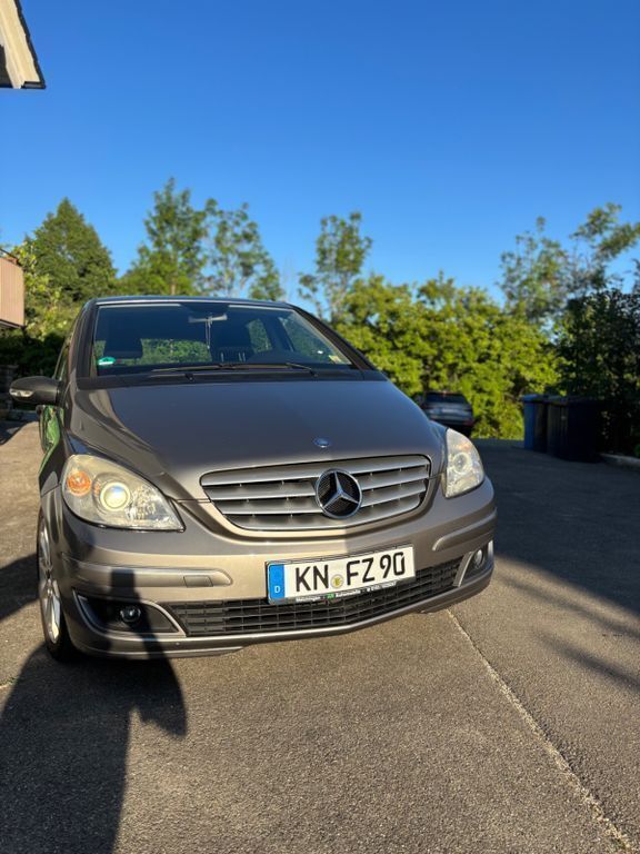 Grau Gebraucht 2005 Mercedes B170 Van / Kleinbus | 3.000 € (Guter Preis) - Bild 1/4