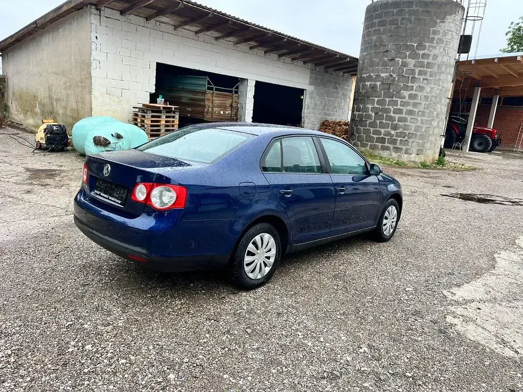 Gebraucht VW Jetta Trendline 102 PS (75 kW) 2007 Blau Limousine