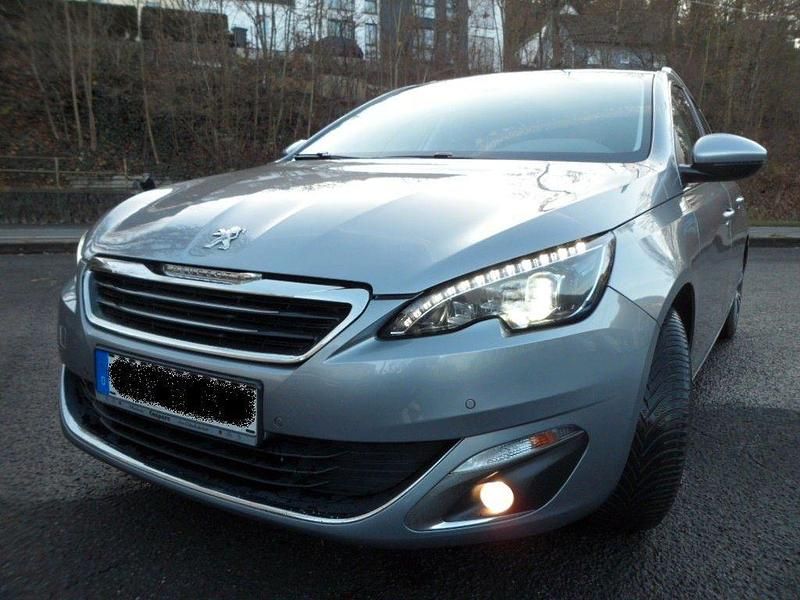 Grau Gebraucht 2015 Peugeot 308 SW Allure Kombi | 6.600 € (Guter Preis) - Bild 1/4