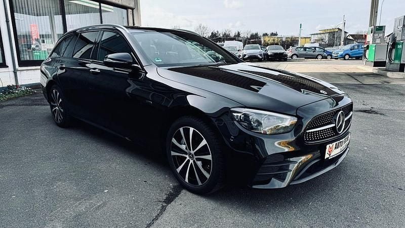 Gebraucht Mercedes E300 AMG 194 PS (142 kW) 2021 Schwarz Kombi