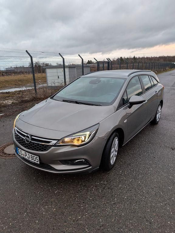 Gebraucht Opel Astra Edition 125 PS (91 kW) 2017 Grau Kombi