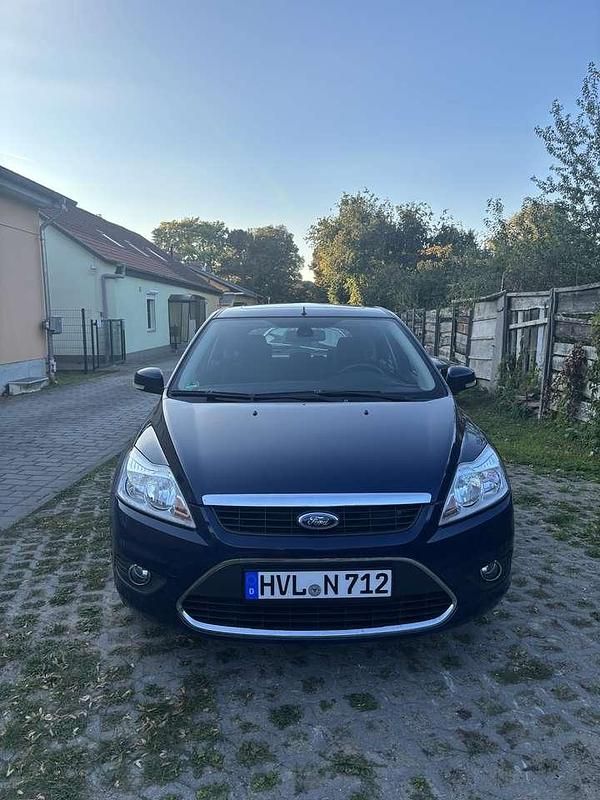 Gebraucht Ford Focus Ghia 101 PS (74 kW) 2010 Limousine