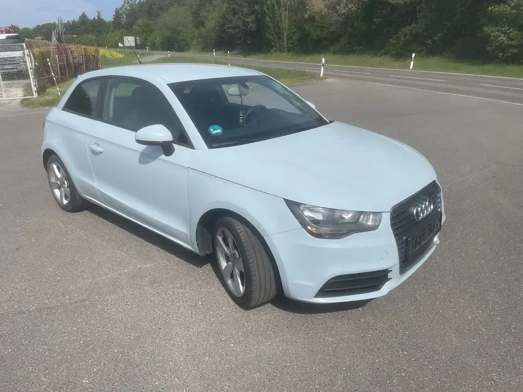 Second-hand Audi A1 Ambition 86 CP (63 kW) 2012 Albastru Hatchback