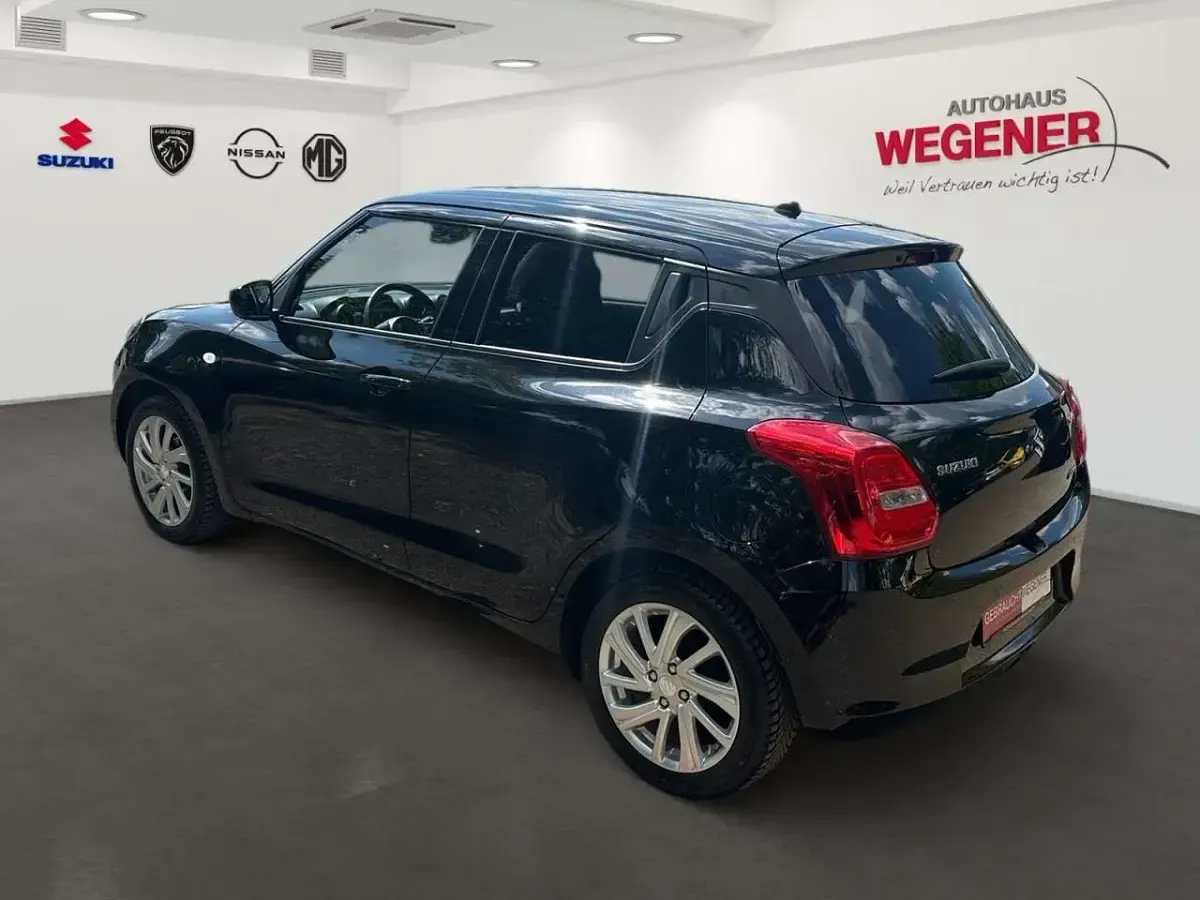 Gebraucht Suzuki Swift Comfort 83 PS (61 kW) 2023 Super black pearl Kleinwagen