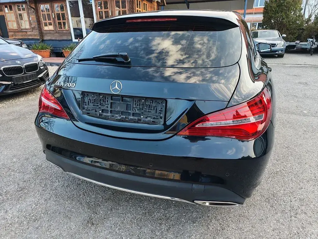 Gebraucht Mercedes CLA200 156 PS (114 kW) 2017 Schwarz Coupé
