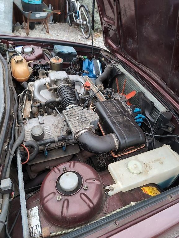 Używany BMW 732 193 KM (141 kW) 1983 Czerwony Sedan/Limuzyna