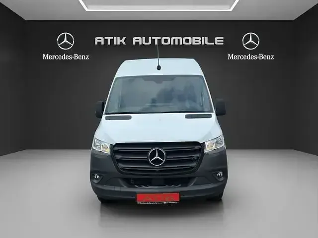 Używany Mercedes Sprinter 170 KM (125 kW) 2023 Biały Van