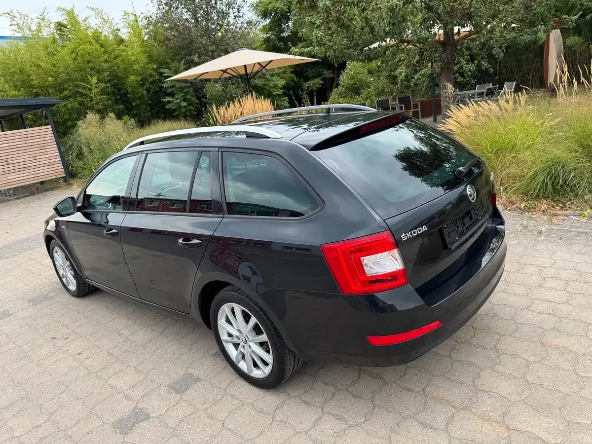 Gebraucht Skoda Octavia Ambition 110 PS (80 kW) 2016 Schwarz Kombi