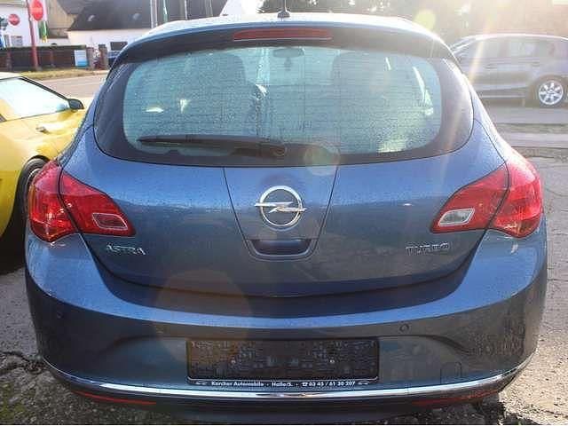 Gebraucht Opel Astra Edition 120 PS (88 kW) 2014 Kleinwagen
