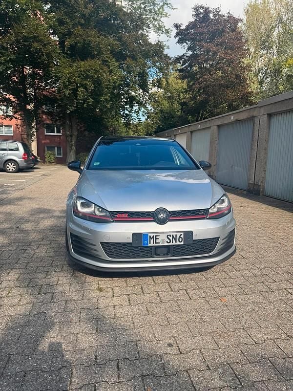 Schwarz Gebraucht 2016 VW Golf VII GTI Kleinwagen | 16.500 € (Superpreis) - Bild 1/4