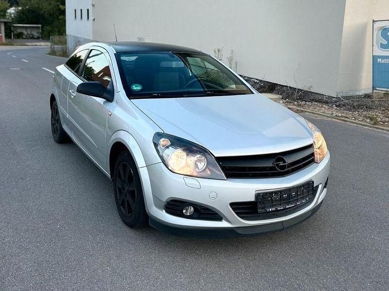 Silber Gebraucht 2005 Opel Astra GTC Sport Coupé | 2.099 € (Fairer Preis) - Bild 1/4