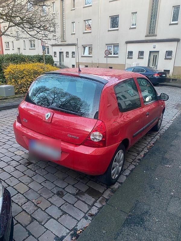 Gebraucht Renault Clio II 75 PS (55 kW) 2012 Rot Kleinwagen