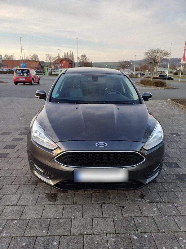 Gebraucht Ford Focus Business Edition 125 PS (91 kW) 2018 Grau Kombi
