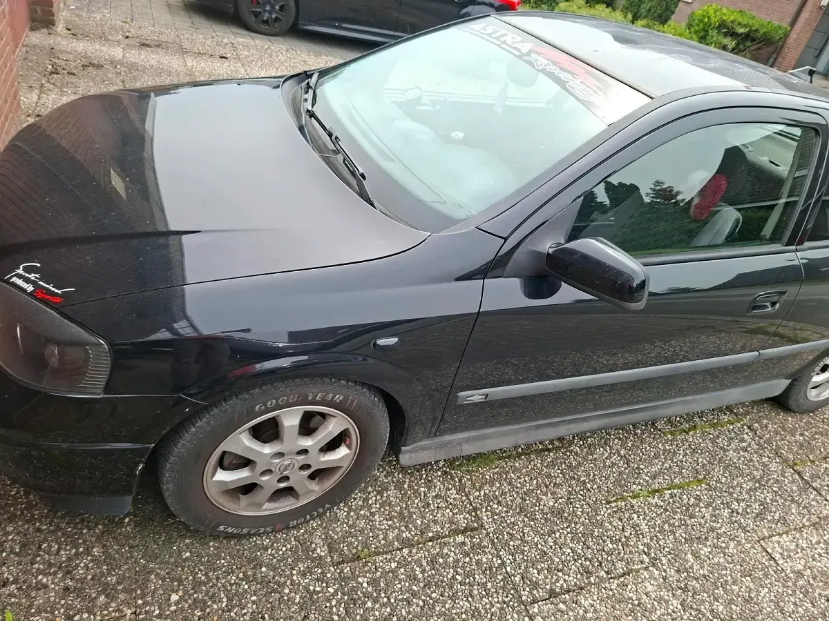 Gebraucht Opel Astra 125 PS (91 kW) 2002 Schwarz Coupé