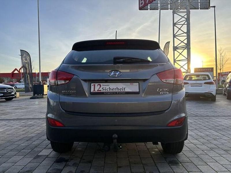 Gebraucht Hyundai ix35 Classic 136 PS (100 kW) 2015 Grau SUV
