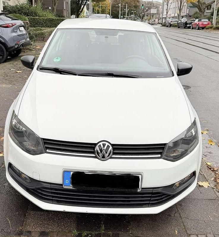 Weiß Gebraucht 2016 VW Polo Trendline Kleinwagen | 4.100 € (Superpreis) - Bild 1/4