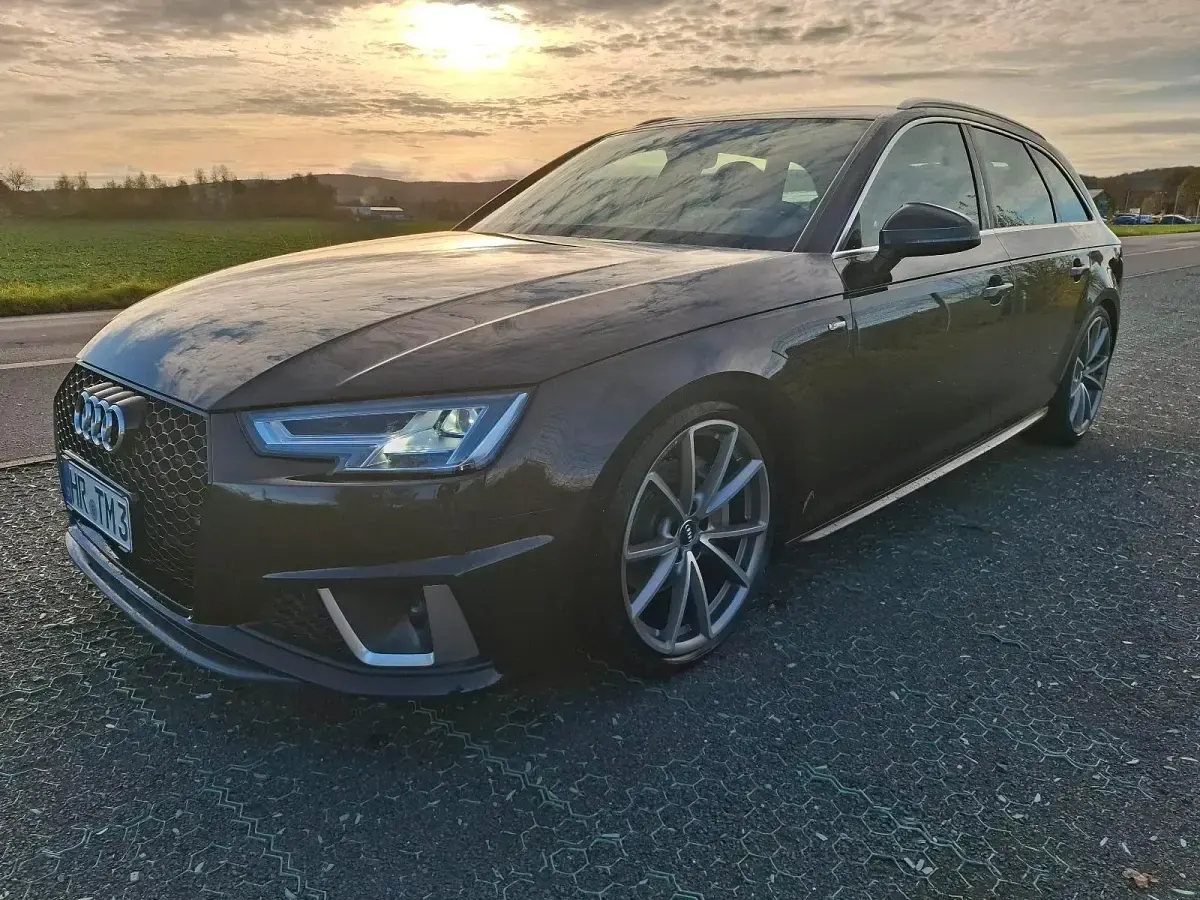 Gebraucht Audi A4 S-Line 190 PS (139 kW) 2019 Schwarz Kombi