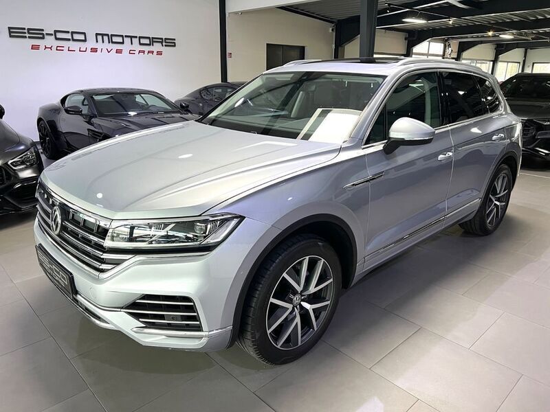 Silber Gebraucht 2018 VW Touareg Elegance SUV | 26.900 € (Teuer) - Bild 1/4