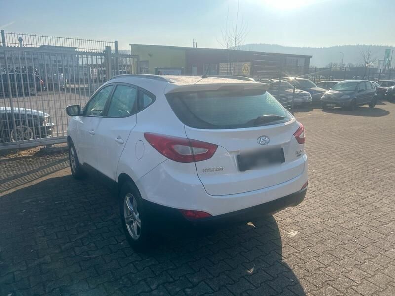 Weiß Gebraucht 2013 Hyundai Tucson SUV | 6.900 € - Bild 1/4