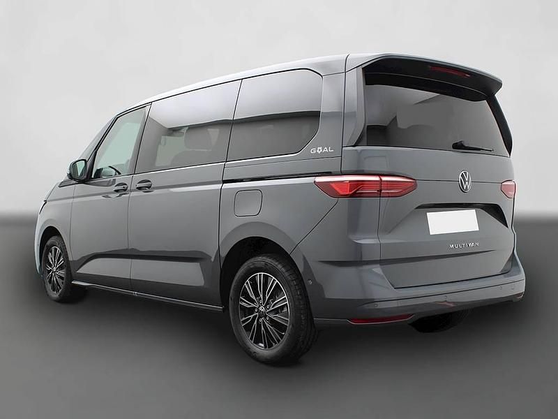 Gebraucht VW Multivan Goal 150 PS (110 kW) 2024 Grau Van