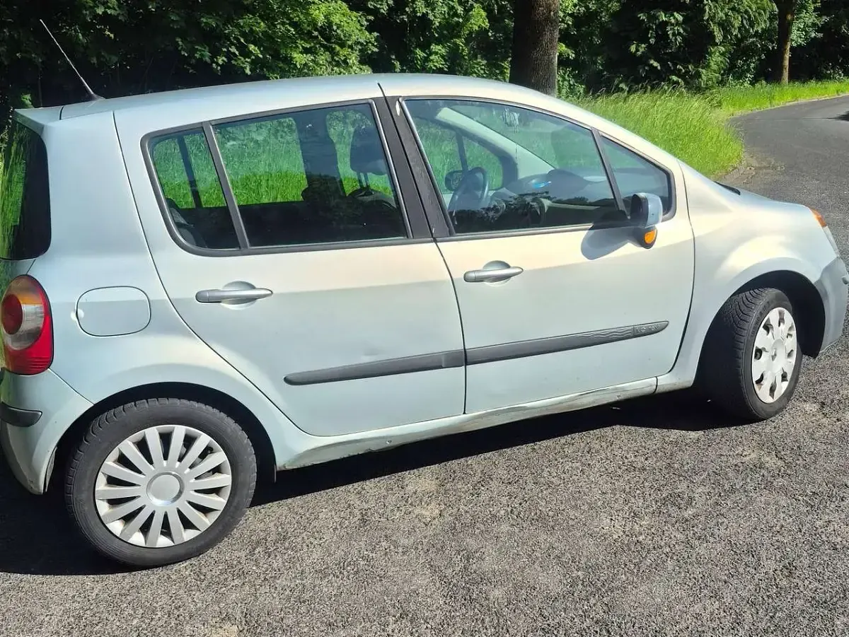Gebraucht Renault Modus Dynamique 111 PS (81 kW) 2005 Silber Van / Kleinbus