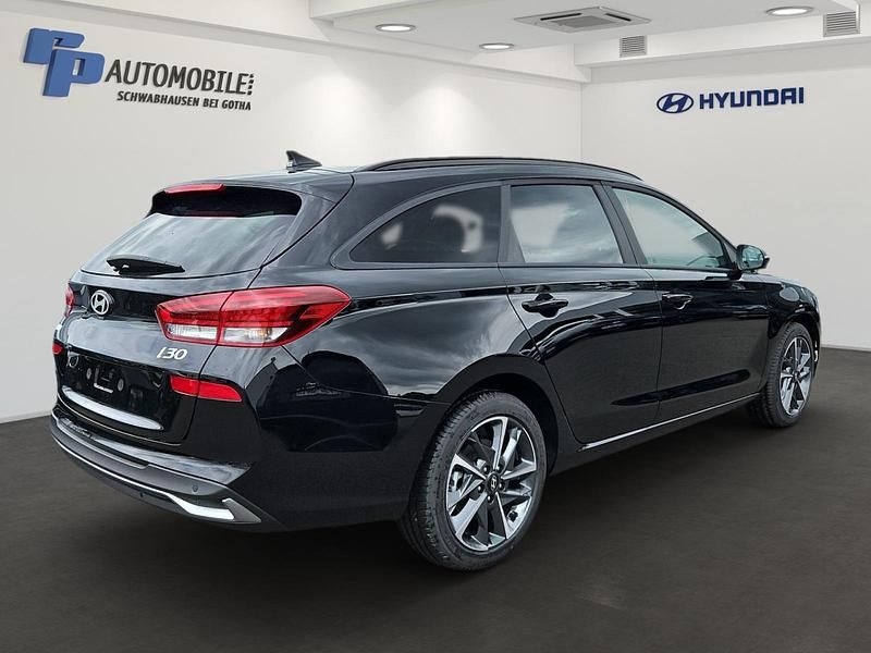 Gebraucht Hyundai i30 Advantage 140 PS (102 kW) 2024 Schwarz Kombi