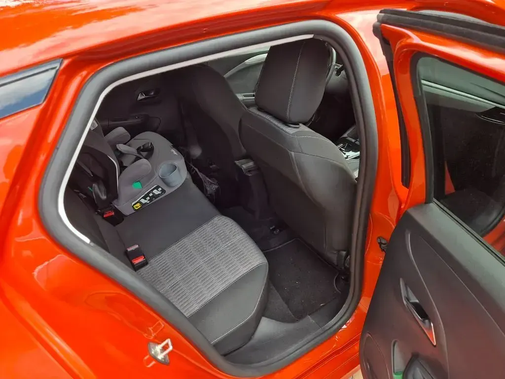 Używany Opel Corsa-e Edition 74 kW (101 KM) 2023 Pomarańczowy Hatchback