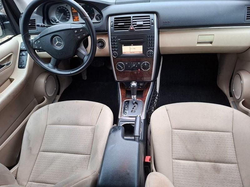 Gebraucht Mercedes B180 116 PS (85 kW) 2011 Schwarz Van / Kleinbus