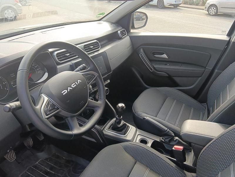 Gebraucht Dacia Duster Journey 131 PS (96 kW) 2024 Grau SUV