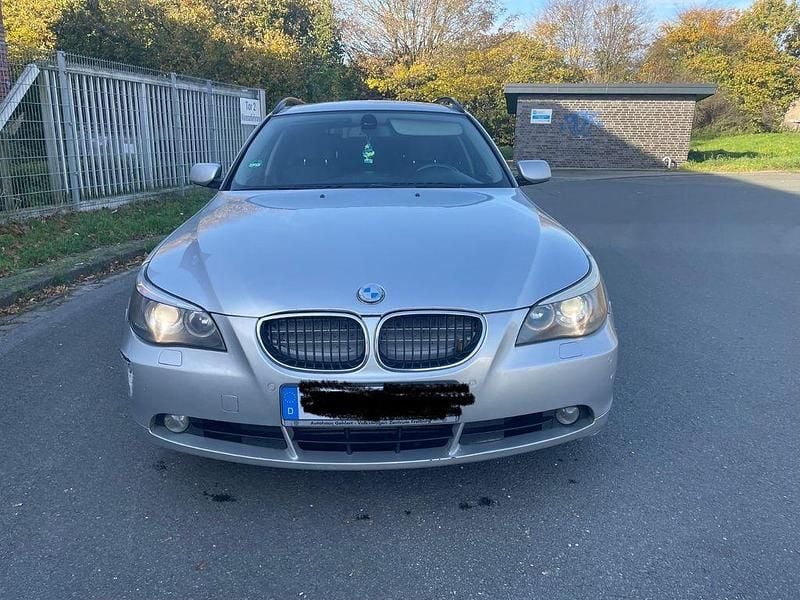 Gebraucht BMW 525 177 PS (130 kW) 2005 Silber Kombi