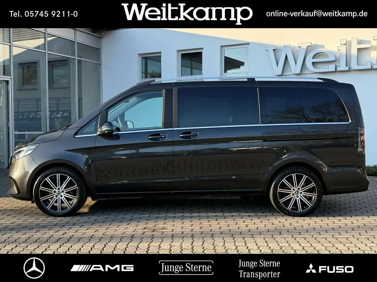 Gebraucht Mercedes V300 Avantgarde 237 PS (174 kW) 2024 Graphitgrau Van / Kleinbus
