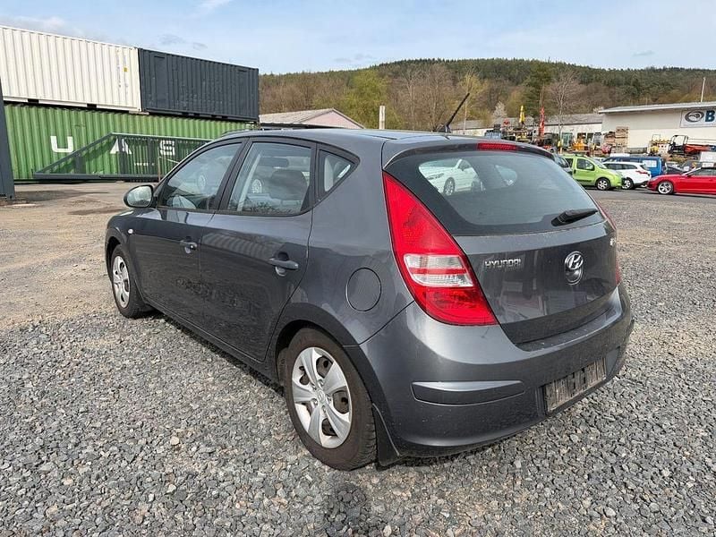 Gebraucht Hyundai i30 109 PS (80 kW) 2010 Limousine