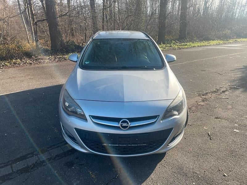 Gebraucht Opel Astra 105 PS (77 kW) 2012 Kombi