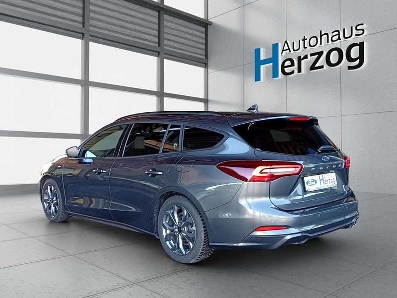 Gebraucht Ford Focus ST-Line X 155 PS (114 kW) 2024 Magnetic metallic Kombi