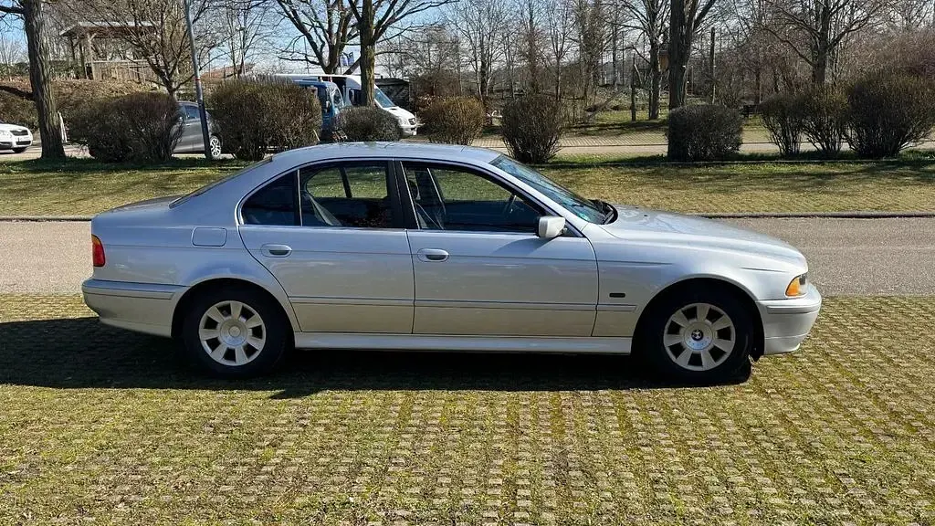 Usata BMW 520 170 CV (125 kW) 2001 Argento Berlina