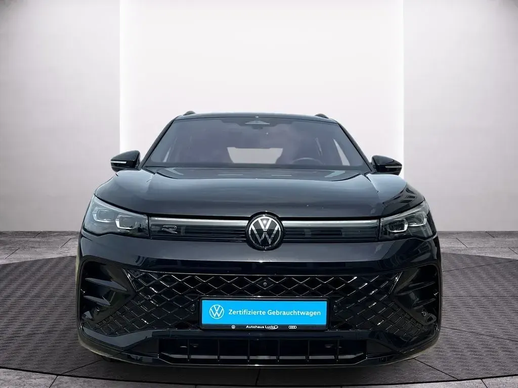 Gebraucht VW Tiguan R-line 150 PS (110 kW) 2024 Deep black perleffekt SUV
