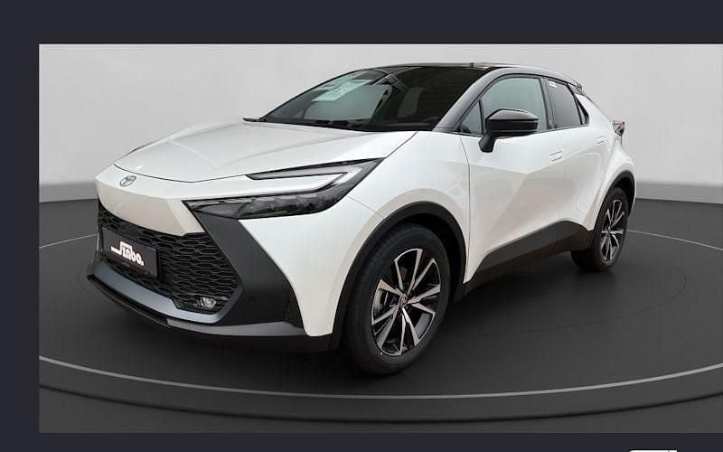 Platinumweiss perleffekt/schwa Neu 2024 Toyota C-HR Team SUV | 35.550 € (Guter Preis) - Bild 1/4