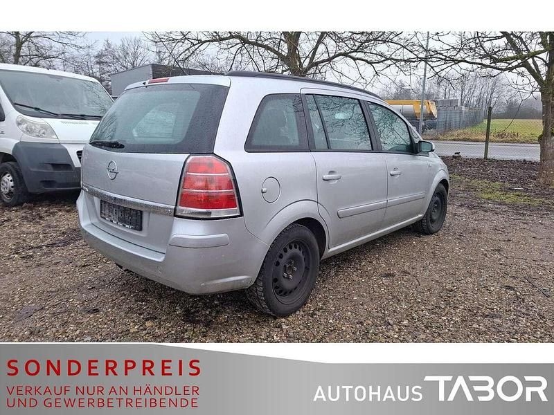 Gebraucht Opel Zafira Edition 140 PS (102 kW) 2006 Starsilber iii m2 Van / Kleinbus