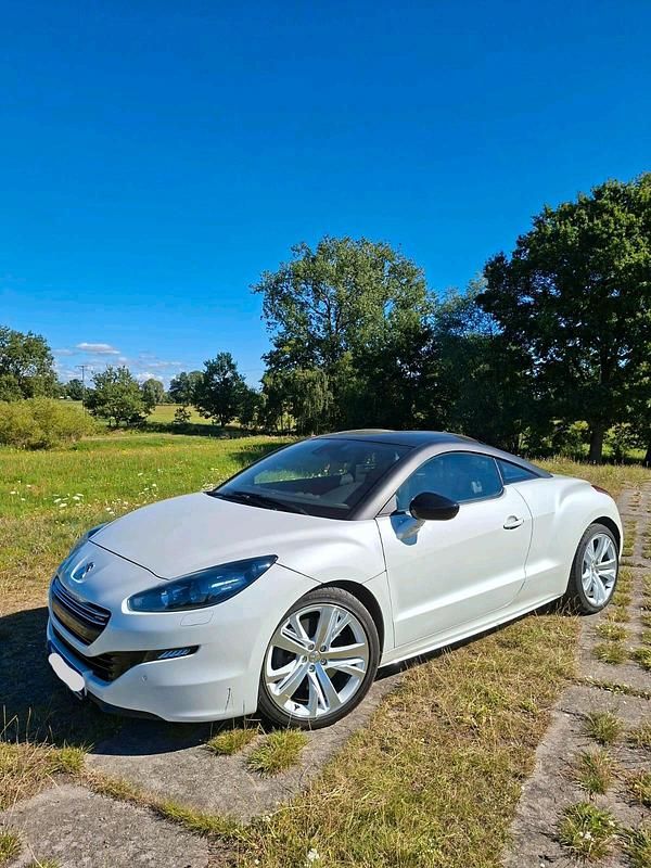 Weiß Gebraucht 2015 Peugeot RCZ GT-line Coupé | 13.800 € (Fairer Preis) - Bild 1/4