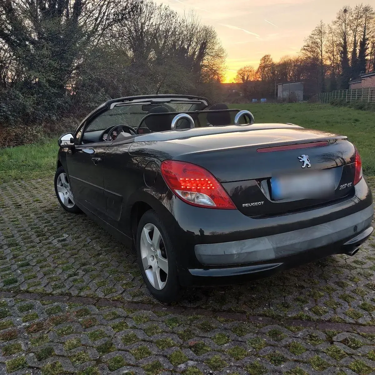 Gebraucht Peugeot 207 CC 111 PS (81 kW) 2012 Schwarz Cabrio