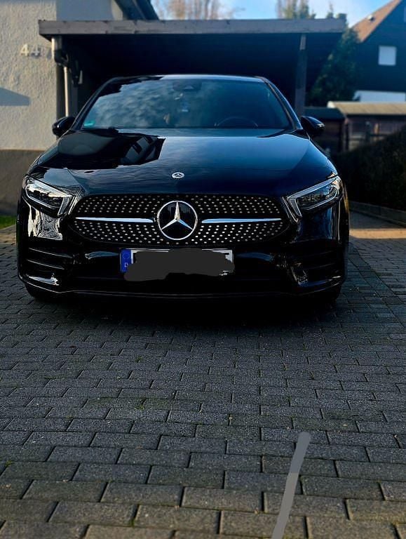 Gebraucht Mercedes A250 Night 218 PS (160 kW) 2022 Schwarz Limousine