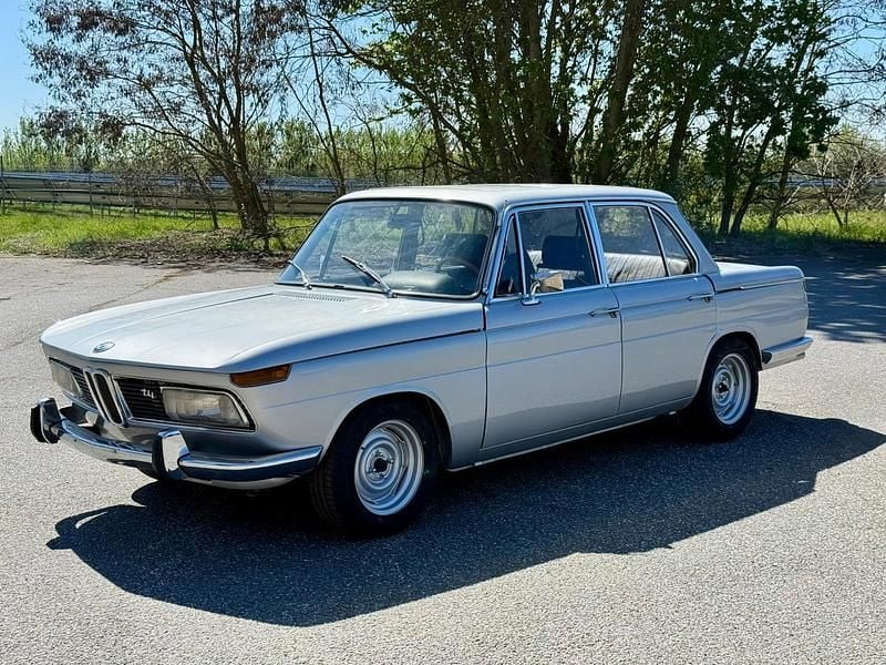 Second-hand BMW 2000 130 CP (95 kW) 1971 Argintiu Berlinǎ