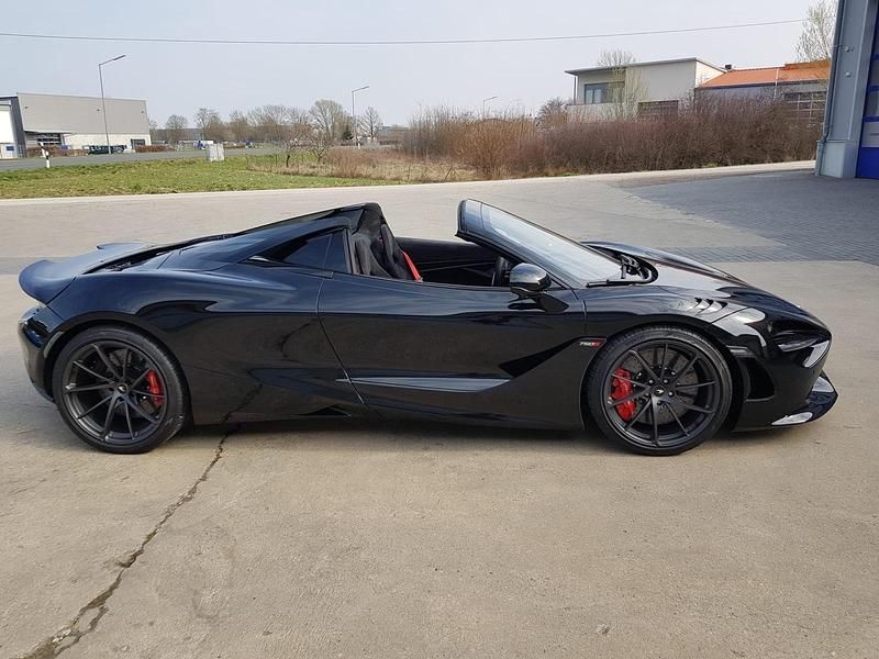 Gebraucht McLaren 750S 749 PS (550 kW) 2025 Schwarz Cabrio