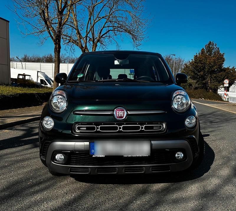 Grün Gebraucht 2019 Fiat 500L Cross Van / Kleinbus | 12.300 € - Bild 1/4