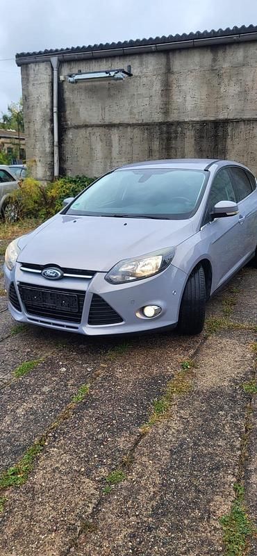 Andere farben Gebraucht 2011 Ford Focus Limousine | 4.350 € (Guter Preis) - Bild 1/4